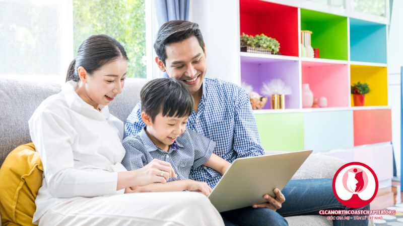 Cha mẹ đóng vai trò quan trọng trong việc thấu hiểu tâm lý trẻ nhỏ và cách dạy con hiệu quả